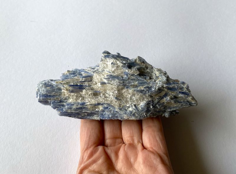 Minerál - kyanit č.25 350g