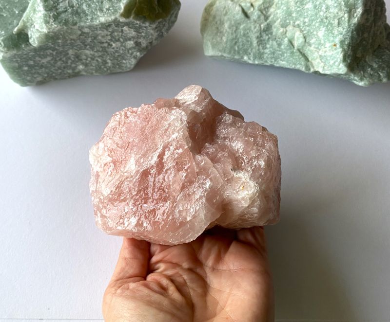 Růženín - neopracovaný minerál č.55  700g